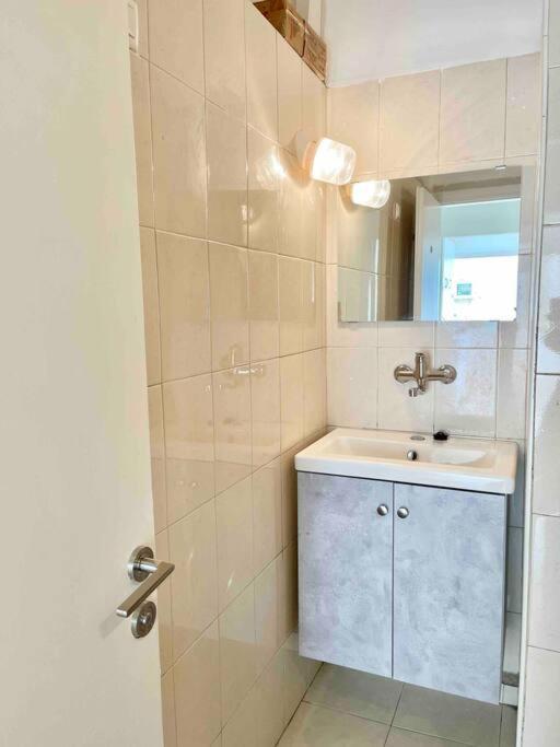 Rambam Beach Apartment Haifa Ngoại thất bức ảnh